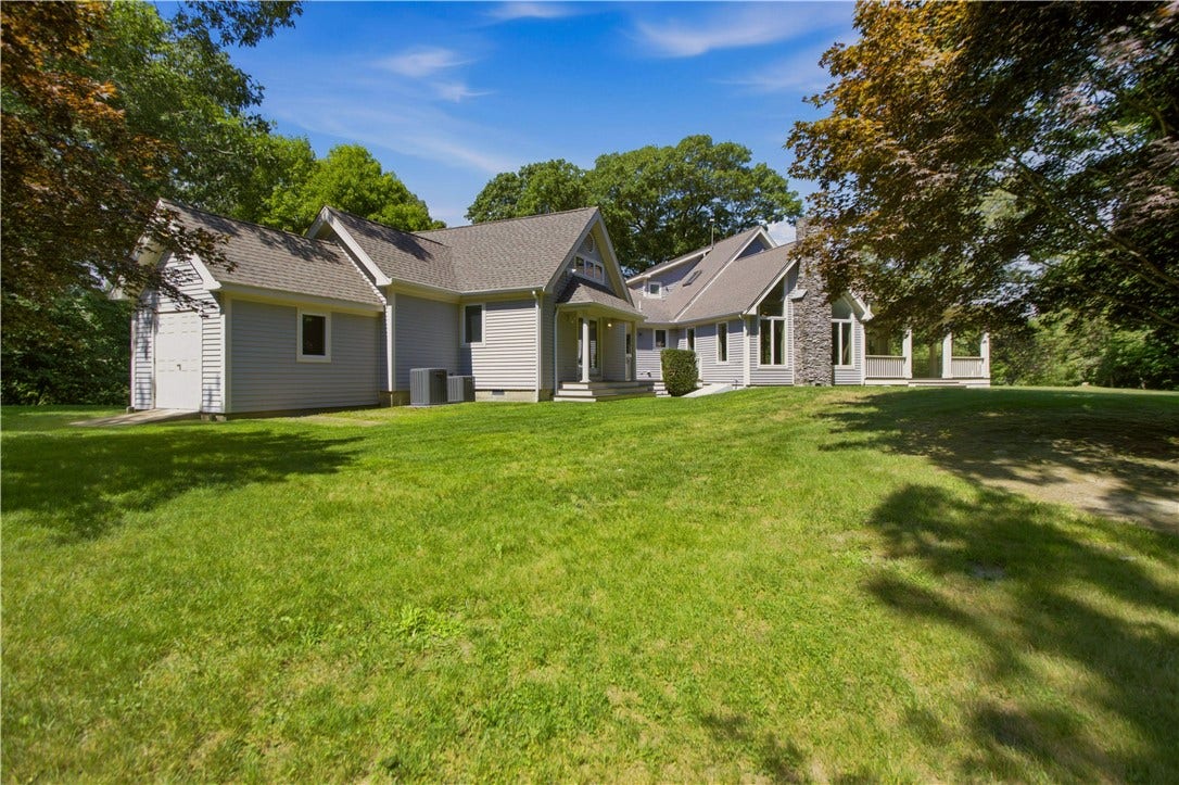242 Church Pond Drive, Tiverton, RI 02878 242 Church Pond Drive, Tiverton, RI 02878