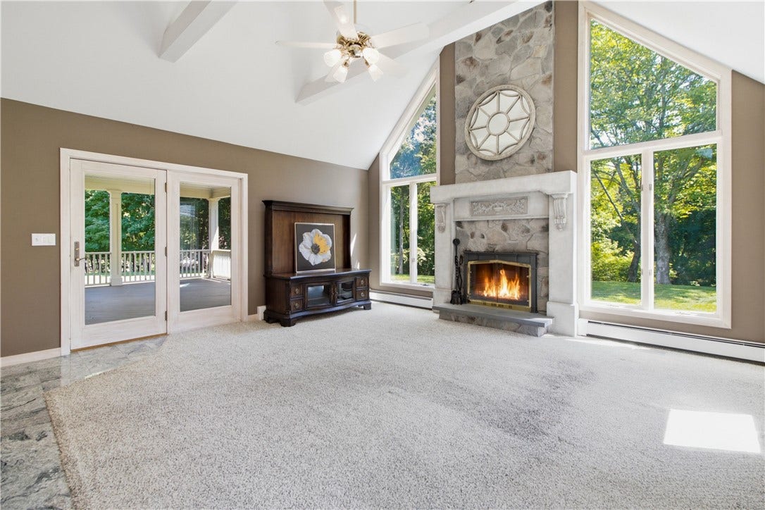 242 Church Pond Drive, Tiverton, RI 02878 242 Church Pond Drive, Tiverton, RI 02878