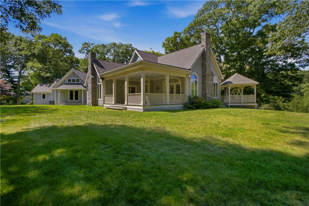 242 Church Pond Drive, Tiverton, RI 02878 242 Church Pond Drive, Tiverton, RI 02878