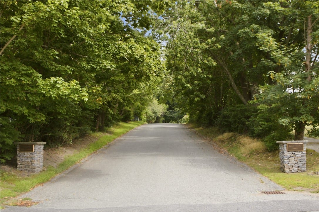 242 Church Pond Drive, Tiverton, RI 02878 242 Church Pond Drive, Tiverton, RI 02878