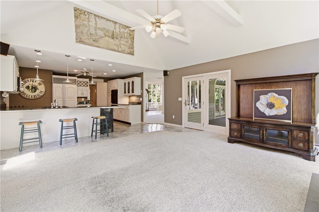 242 Church Pond Drive, Tiverton, RI 02878 242 Church Pond Drive, Tiverton, RI 02878