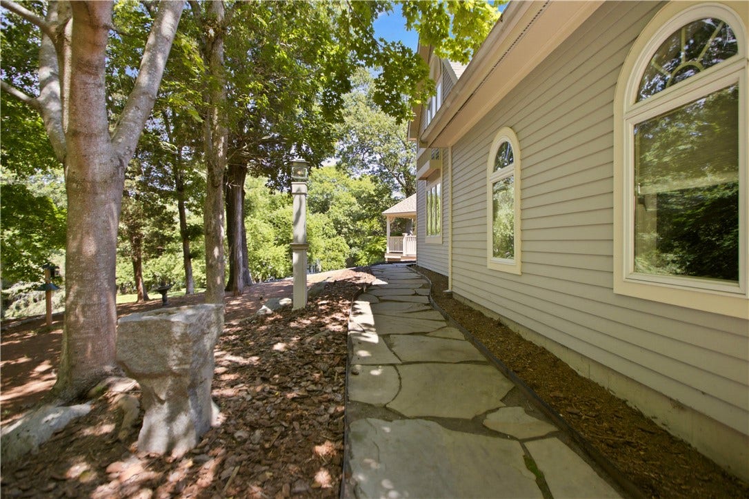 242 Church Pond Drive, Tiverton, RI 02878 242 Church Pond Drive, Tiverton, RI 02878