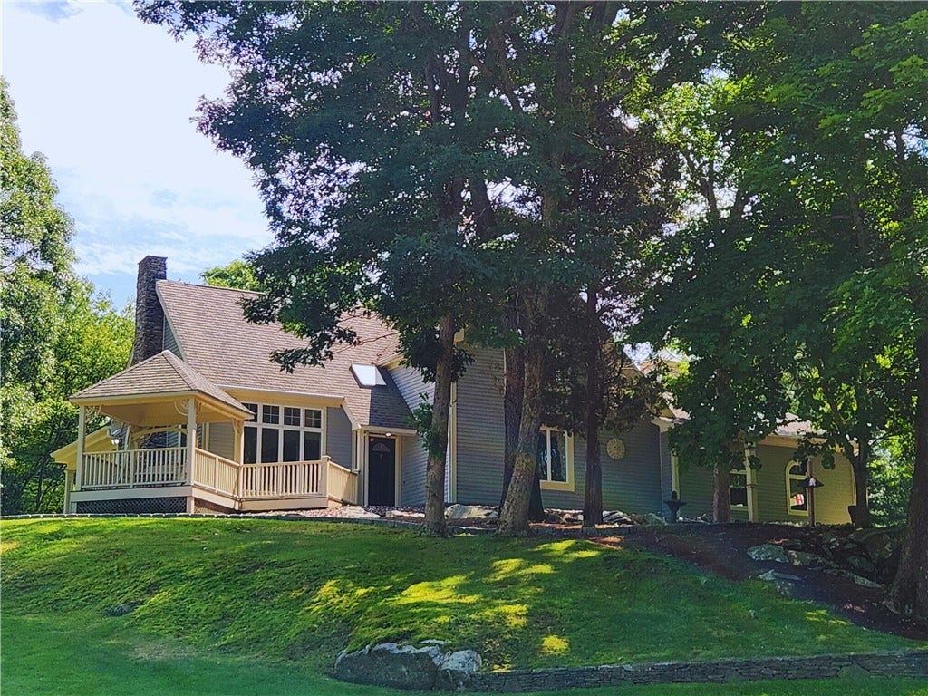 242 Church Pond Drive, Tiverton, RI 02878 242 Church Pond Drive, Tiverton, RI 02878