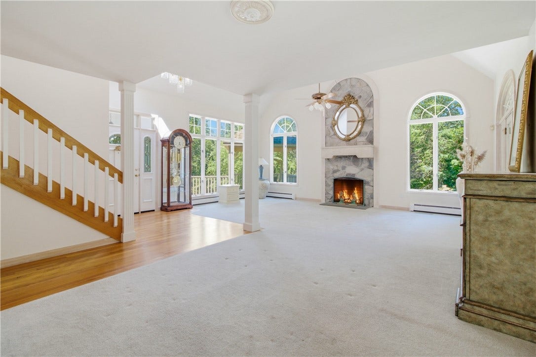 242 Church Pond Drive, Tiverton, RI 02878 242 Church Pond Drive, Tiverton, RI 02878
