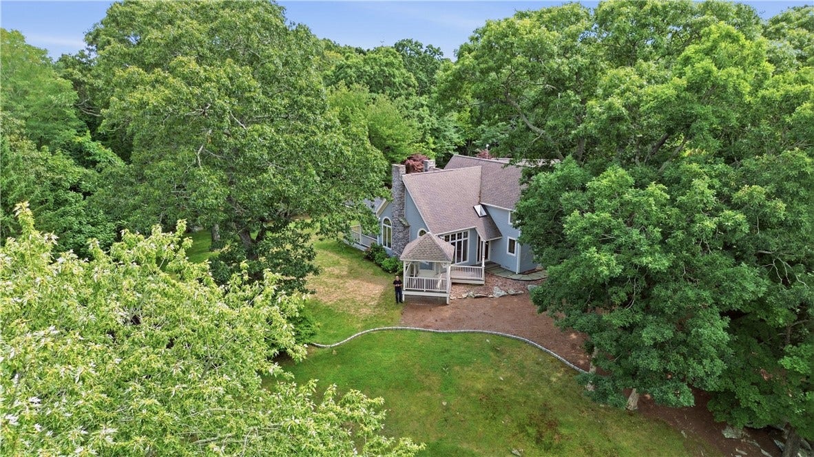242 Church Pond Drive, Tiverton, RI 02878 242 Church Pond Drive, Tiverton, RI 02878