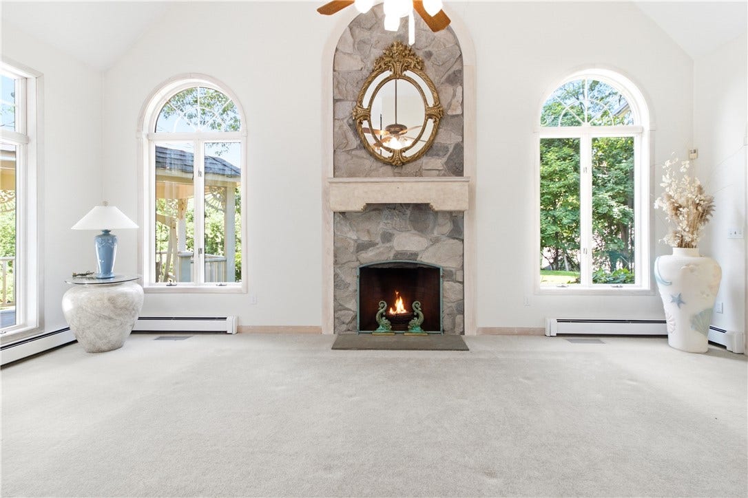 242 Church Pond Drive, Tiverton, RI 02878 242 Church Pond Drive, Tiverton, RI 02878