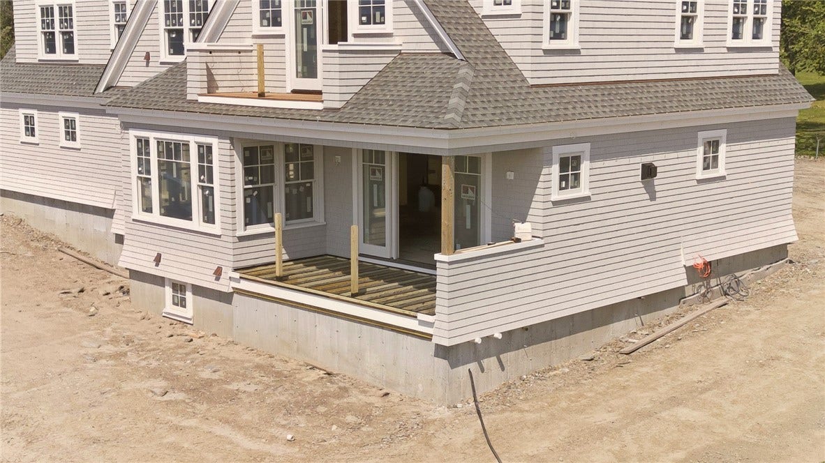 11 Saltwood Farm Road, Middletown, RI 02842 11 Saltwood Farm Road, Middletown, RI 02842