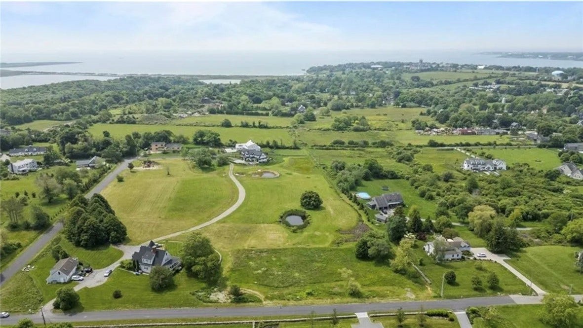 11 Saltwood Farm Road, Middletown, RI 02842 11 Saltwood Farm Road, Middletown, RI 02842