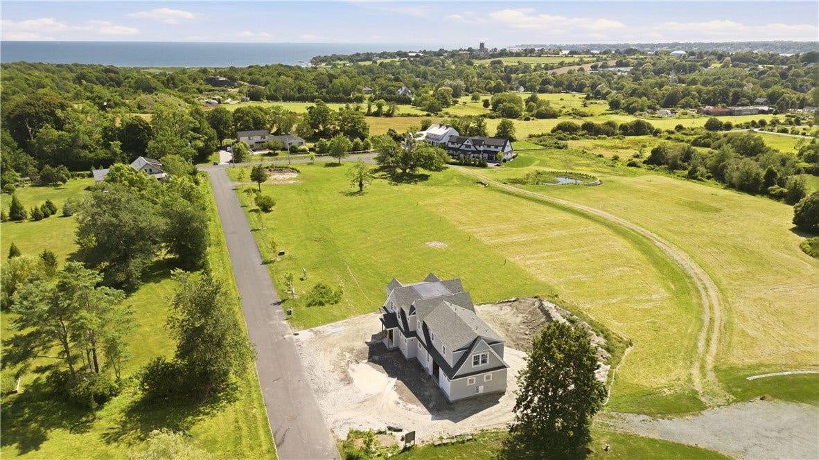 11 Saltwood Farm Road, Middletown, RI 02842 11 Saltwood Farm Road, Middletown, RI 02842