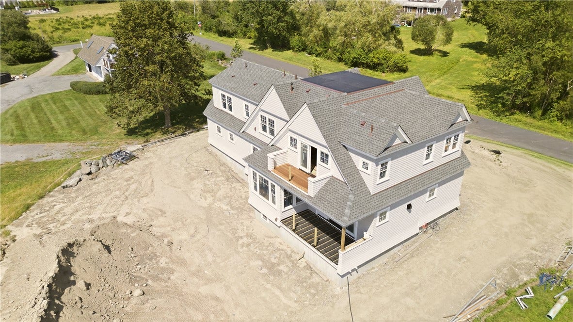 11 Saltwood Farm Road, Middletown, RI 02842 11 Saltwood Farm Road, Middletown, RI 02842