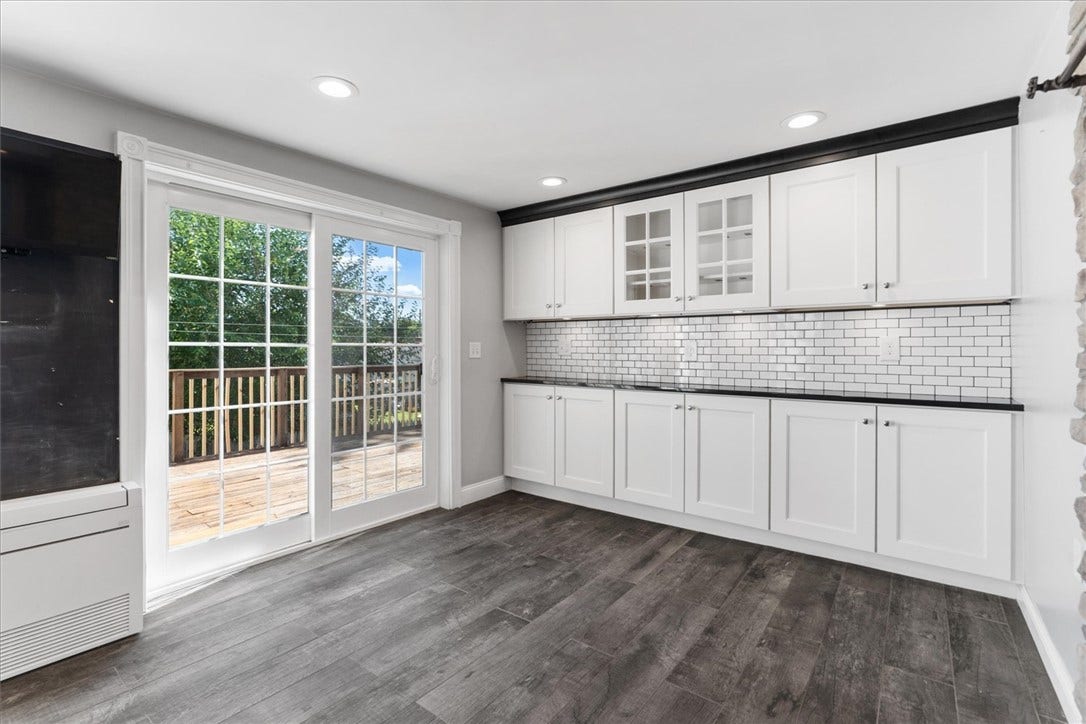 513 Woonasquatucket Avenue, North Providence, RI 02911 513 Woonasquatucket Avenue, North Providence, RI 02911