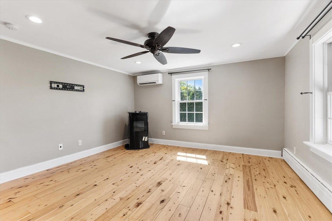513 Woonasquatucket Avenue, North Providence, RI 02911 513 Woonasquatucket Avenue, North Providence, RI 02911