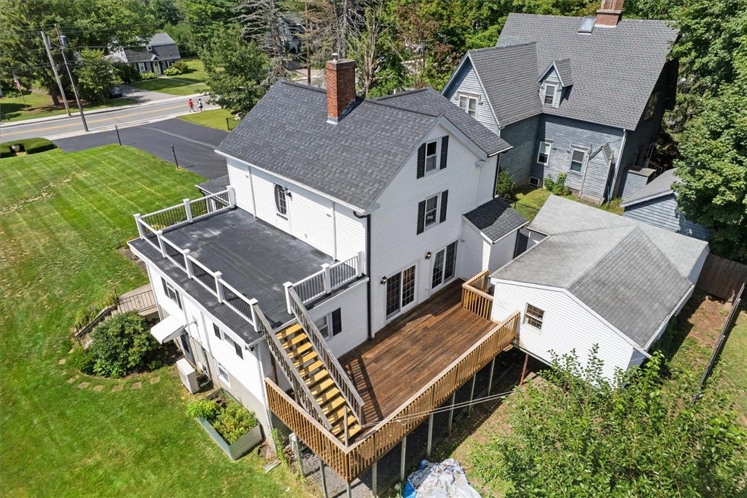 513 Woonasquatucket Avenue, North Providence, RI 02911 513 Woonasquatucket Avenue, North Providence, RI 02911