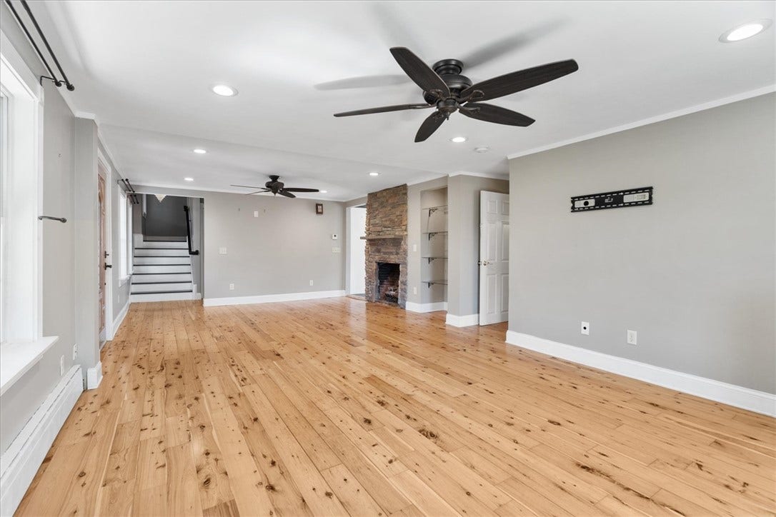 513 Woonasquatucket Avenue, North Providence, RI 02911 513 Woonasquatucket Avenue, North Providence, RI 02911