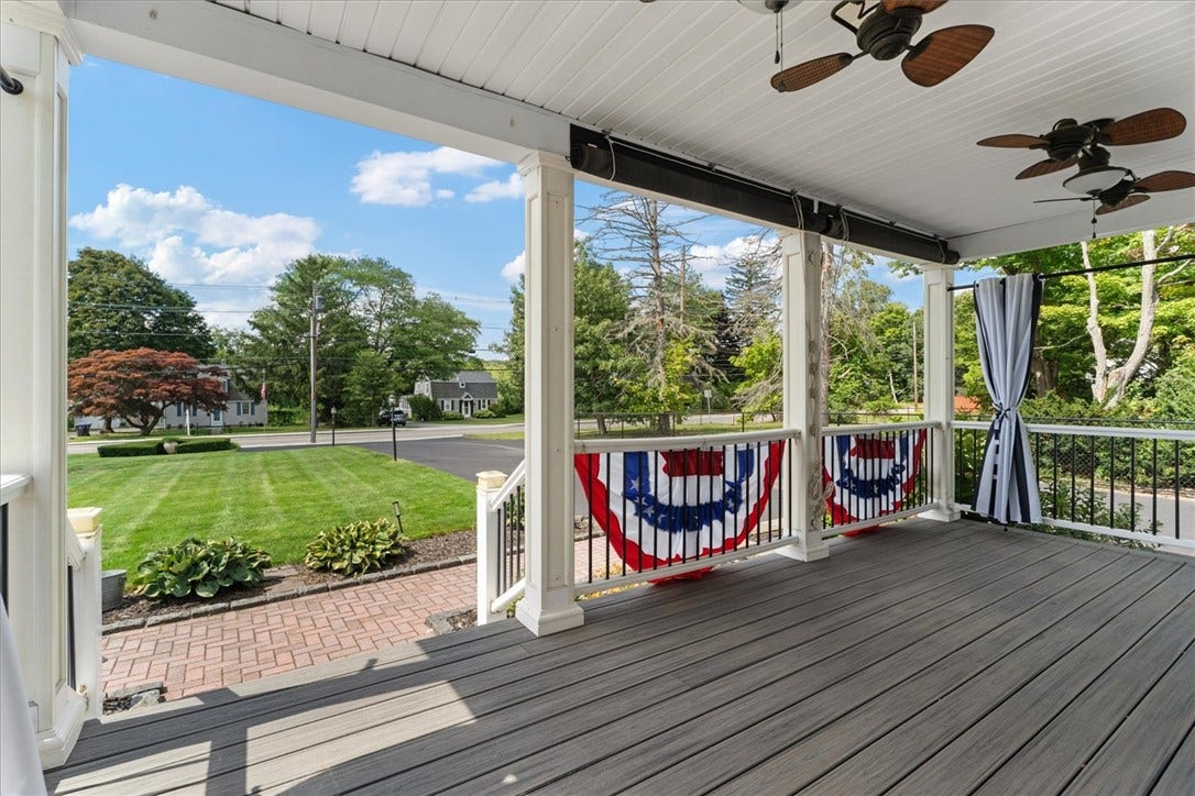 513 Woonasquatucket Avenue, North Providence, RI 02911 513 Woonasquatucket Avenue, North Providence, RI 02911