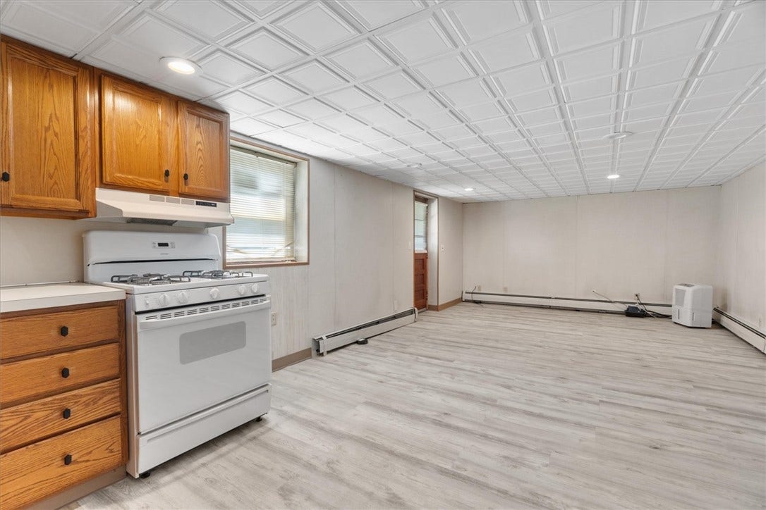 513 Woonasquatucket Avenue, North Providence, RI 02911 513 Woonasquatucket Avenue, North Providence, RI 02911