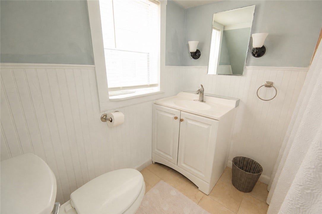 18 Almy Street, Newport, RI 02840 18 Almy Street, Newport, RI 02840