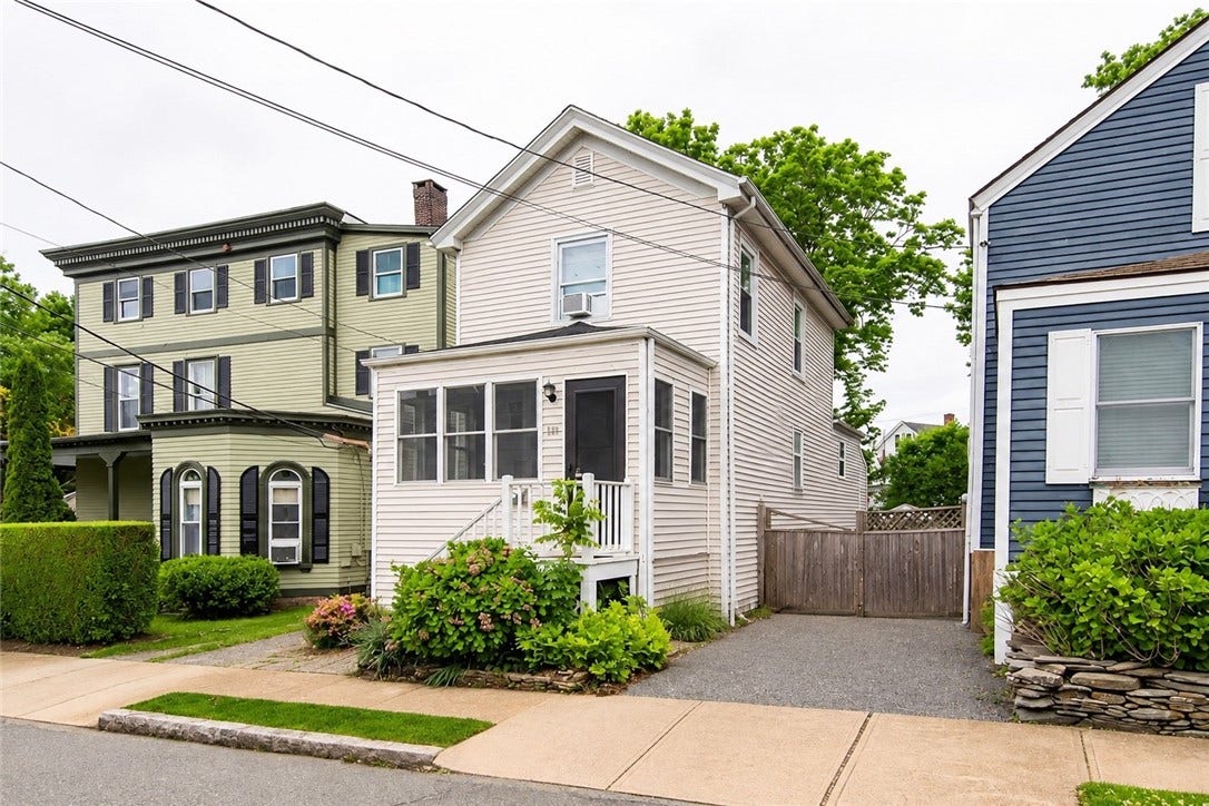 18 Almy Street, Newport, RI 02840 18 Almy Street, Newport, RI 02840