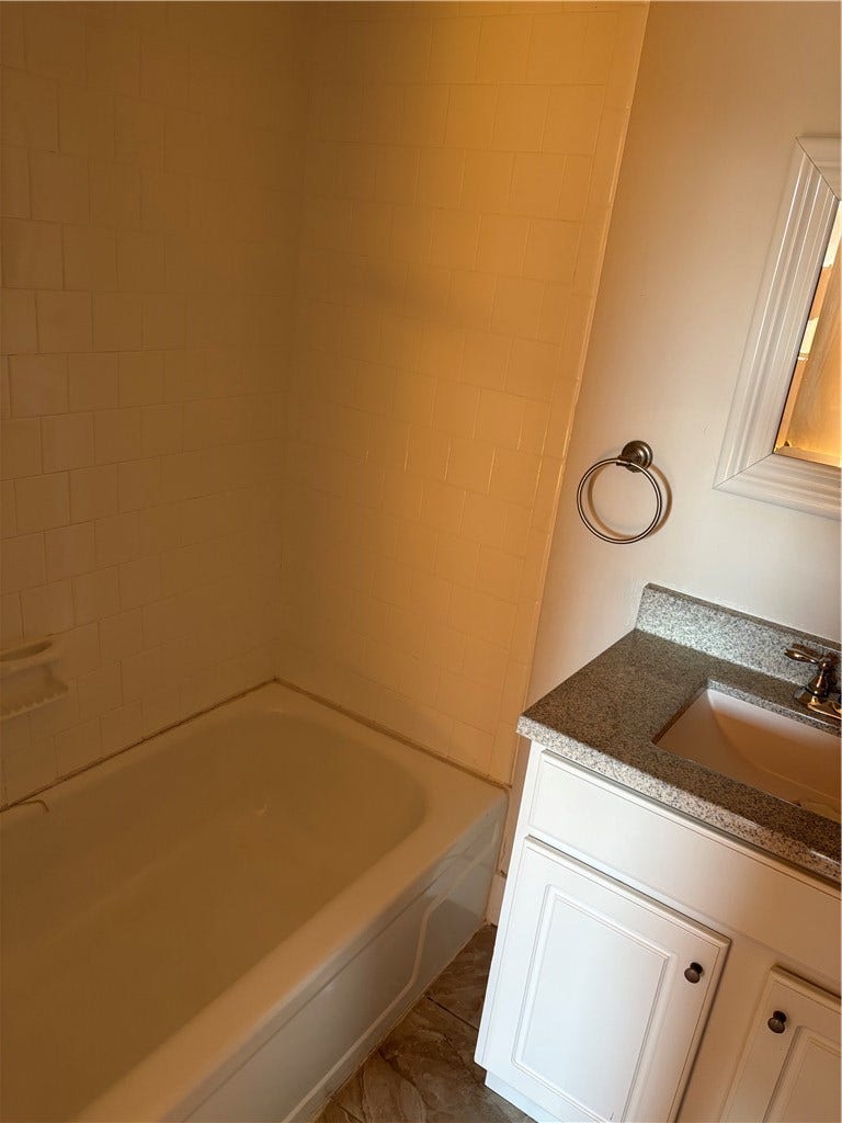239 Main St. Street, #3, East Greenwich, RI 02840