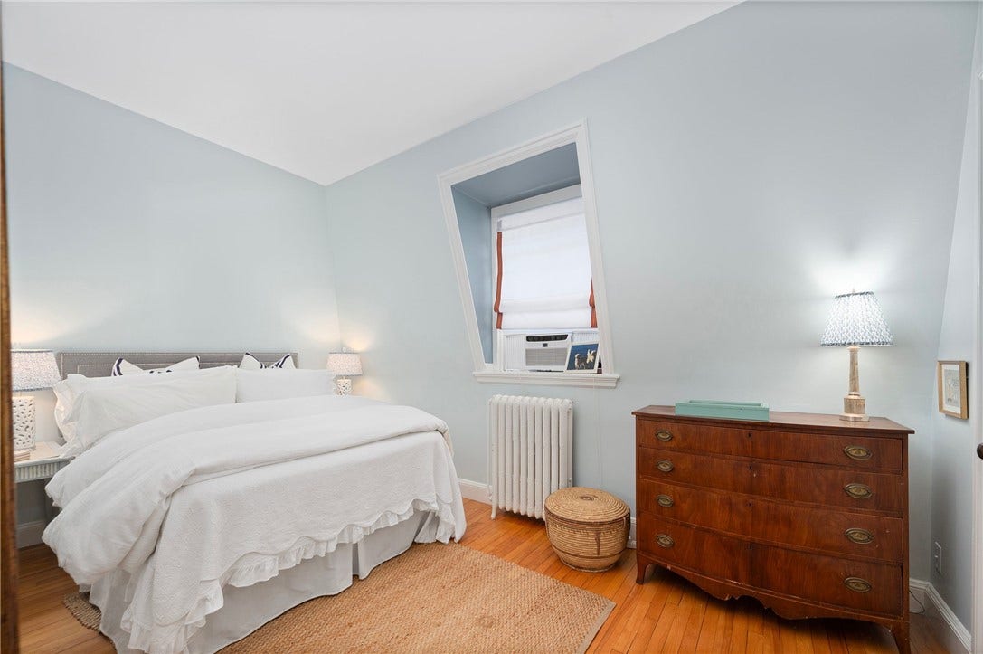 1 Red Cross Avenue, #10, Newport, RI 02840 1 Red Cross Avenue, #10, Newport, RI 02840