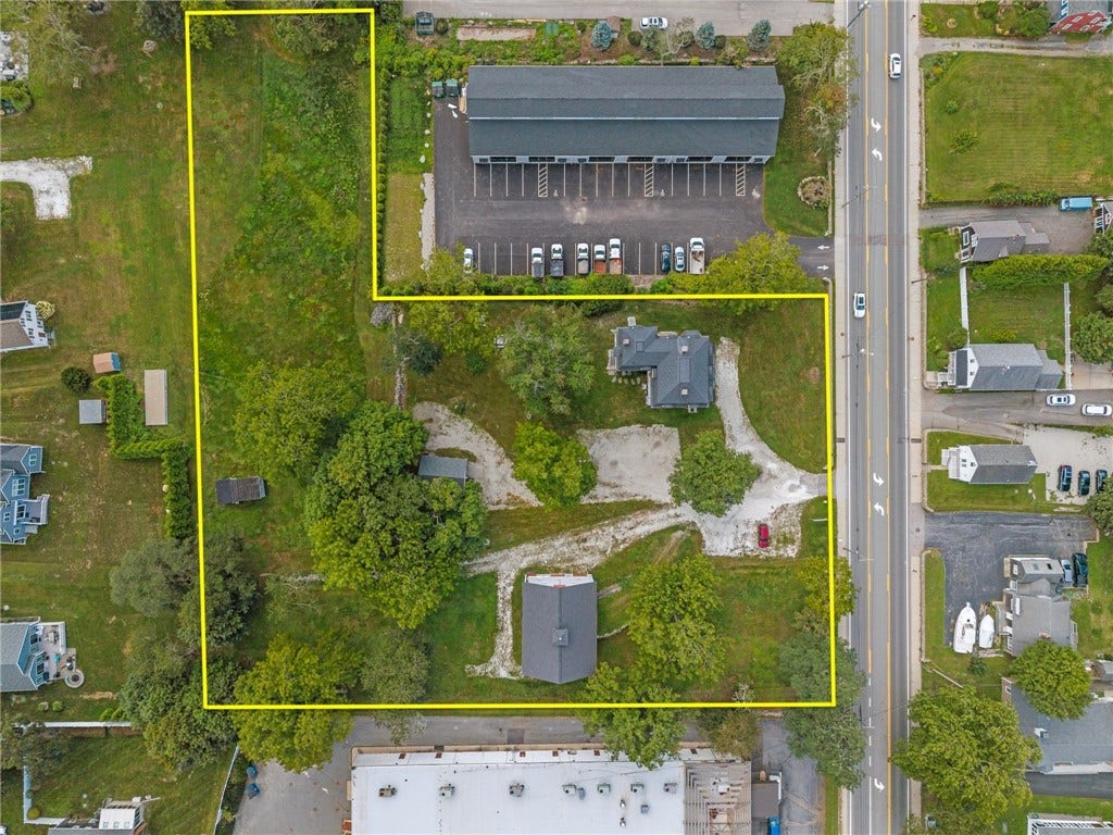 2967 East Main Road, Portsmouth, RI 02871 2967 East Main Road, Portsmouth, RI 02871