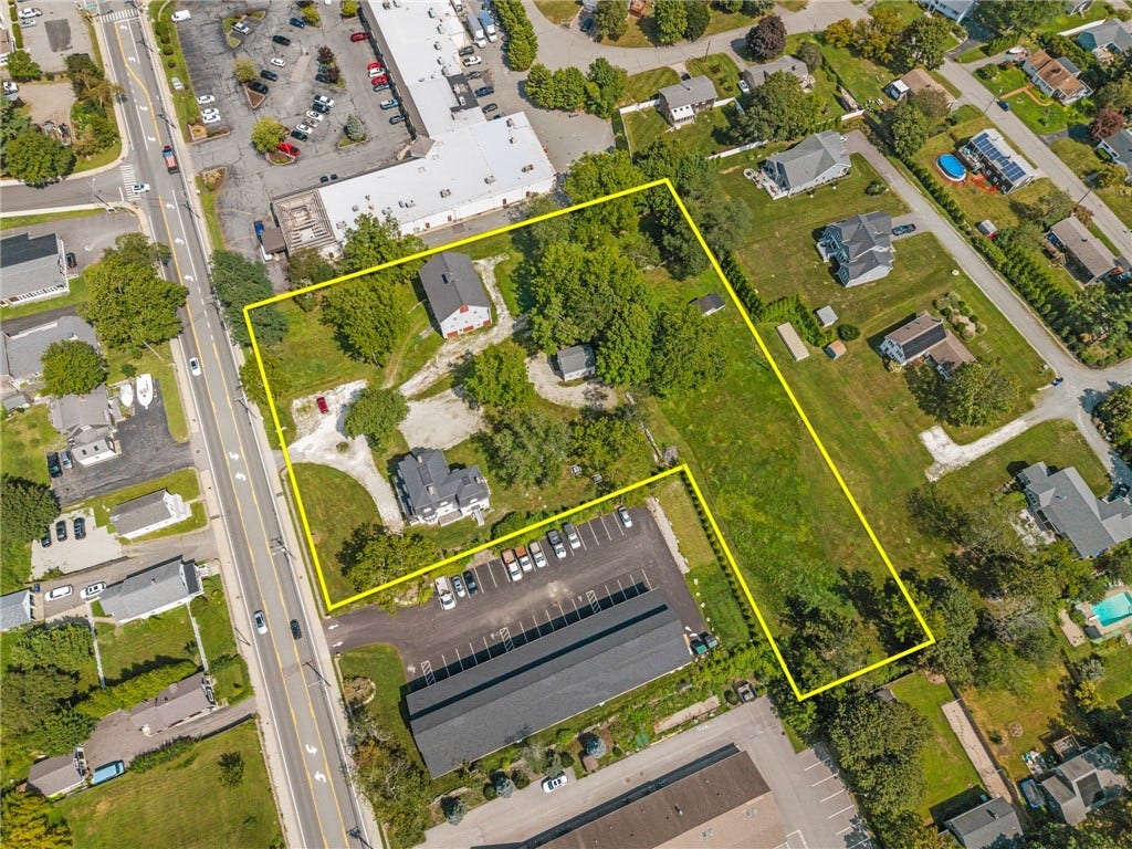 2967 East Main Road, Portsmouth, RI 02871 2967 East Main Road, Portsmouth, RI 02871