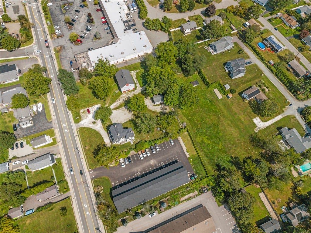 2967 East Main Road, Portsmouth, RI 02871 2967 East Main Road, Portsmouth, RI 02871