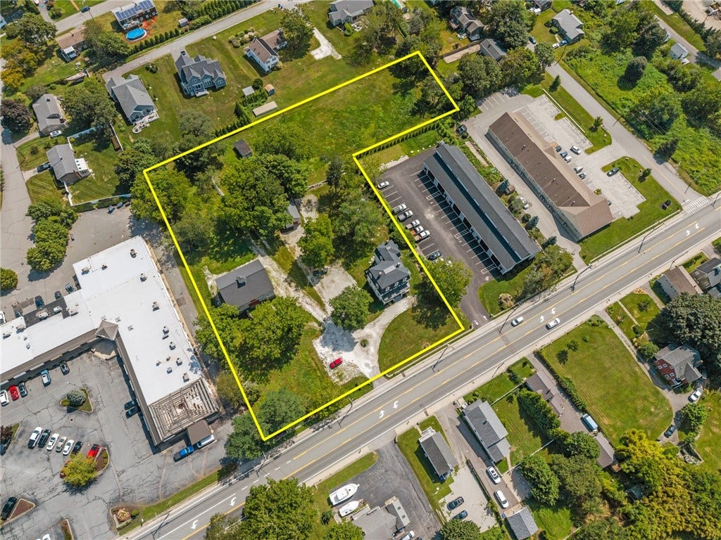 2967 East Main Road, Portsmouth, RI 02871 2967 East Main Road, Portsmouth, RI 02871