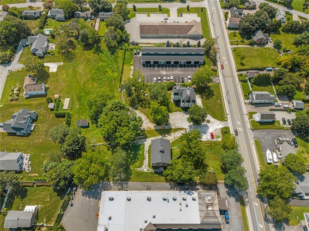 2967 East Main Road, Portsmouth, RI 02871 2967 East Main Road, Portsmouth, RI 02871