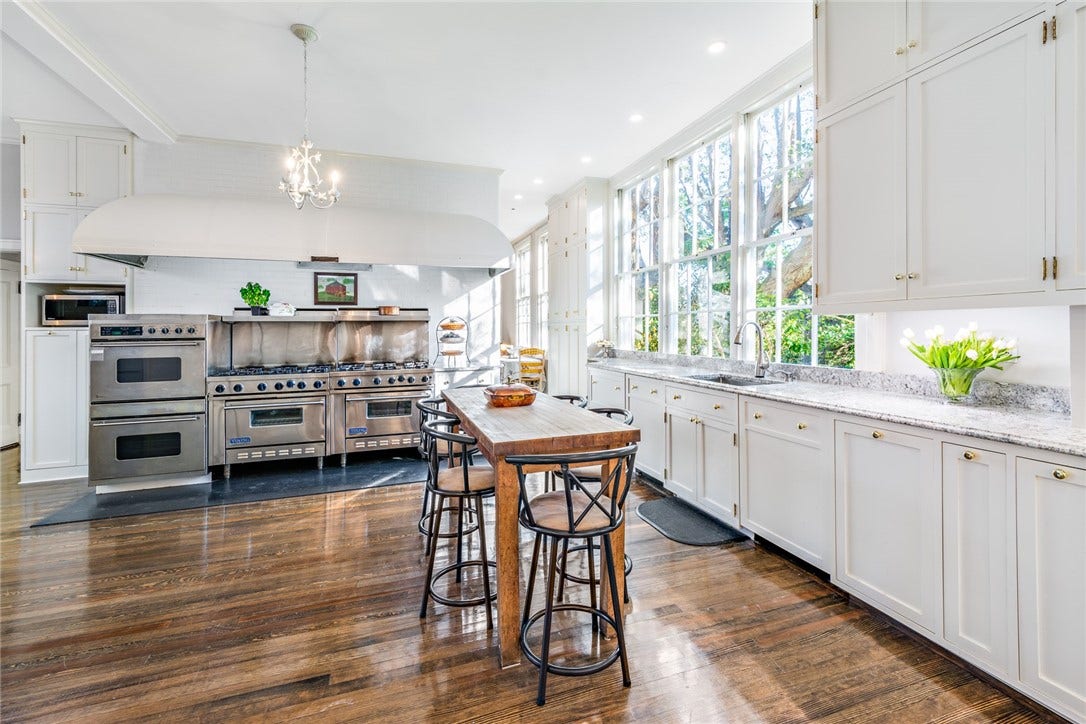 115 Narragansett Avenue, Newport, RI 02840 115 Narragansett Avenue, Newport, RI 02840