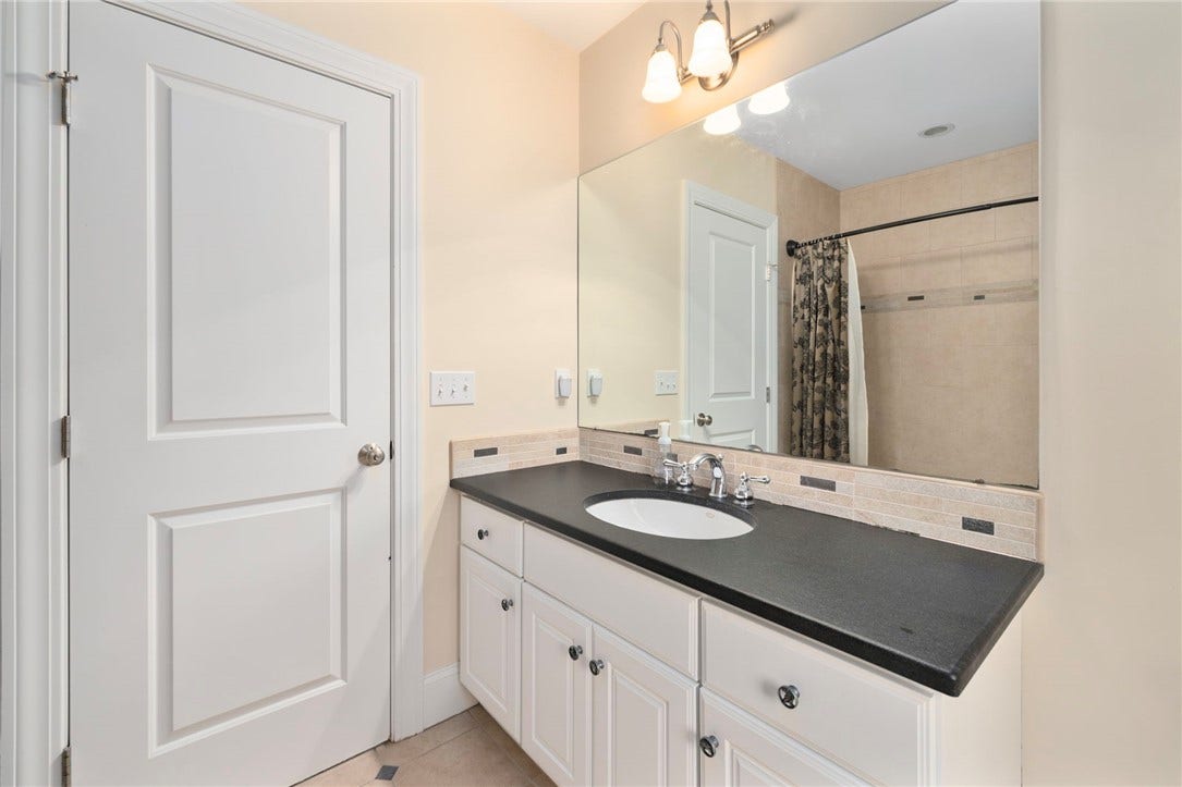 30 Vine Street, #30, East Greenwich, RI 02818 30 Vine Street, #30, East Greenwich, RI 02818