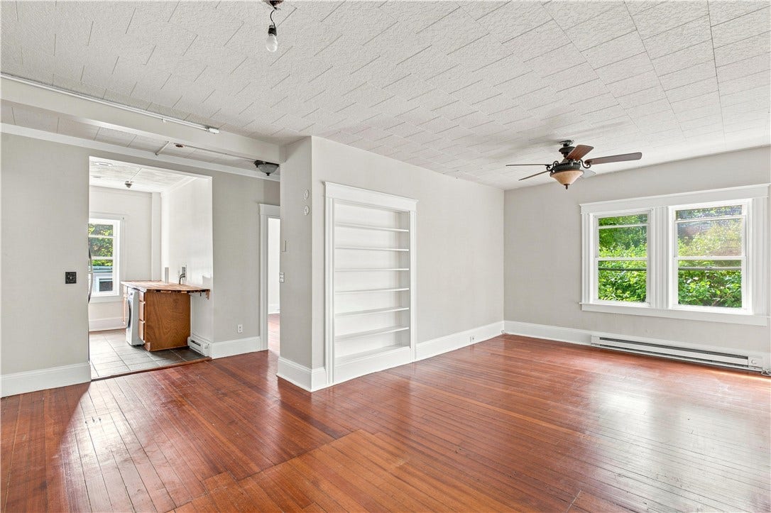 1729 South Road, #1, South Kingstown, RI 02881 Living room