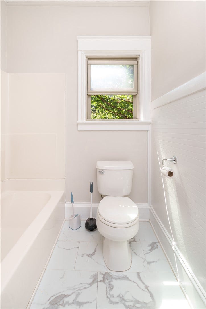 1729 South Road, #1, South Kingstown, RI 02881 Bathroom
