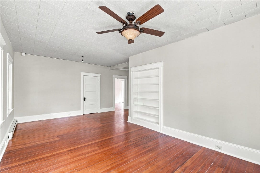 1729 South Road, #1, South Kingstown, RI 02881 Living room