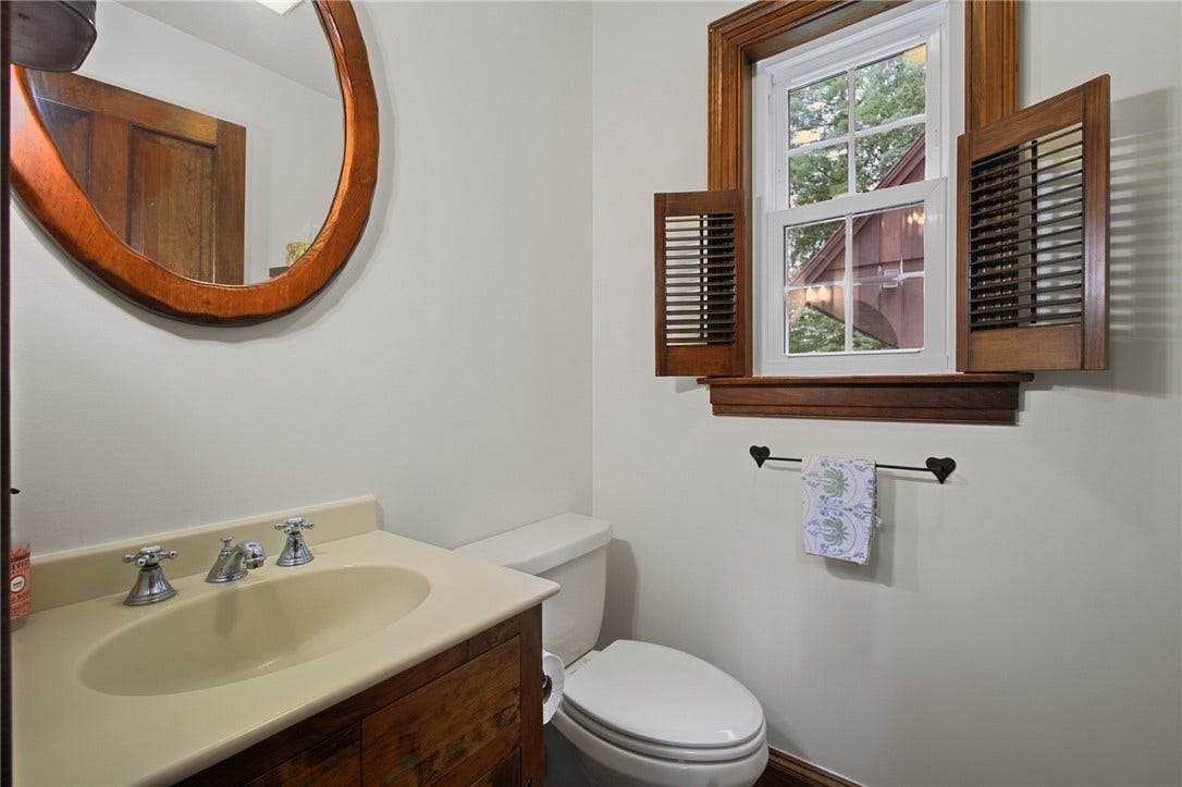 15 Paine District Road, Woodstock, CT 08261 15 Paine District Road, Woodstock, CT 08261