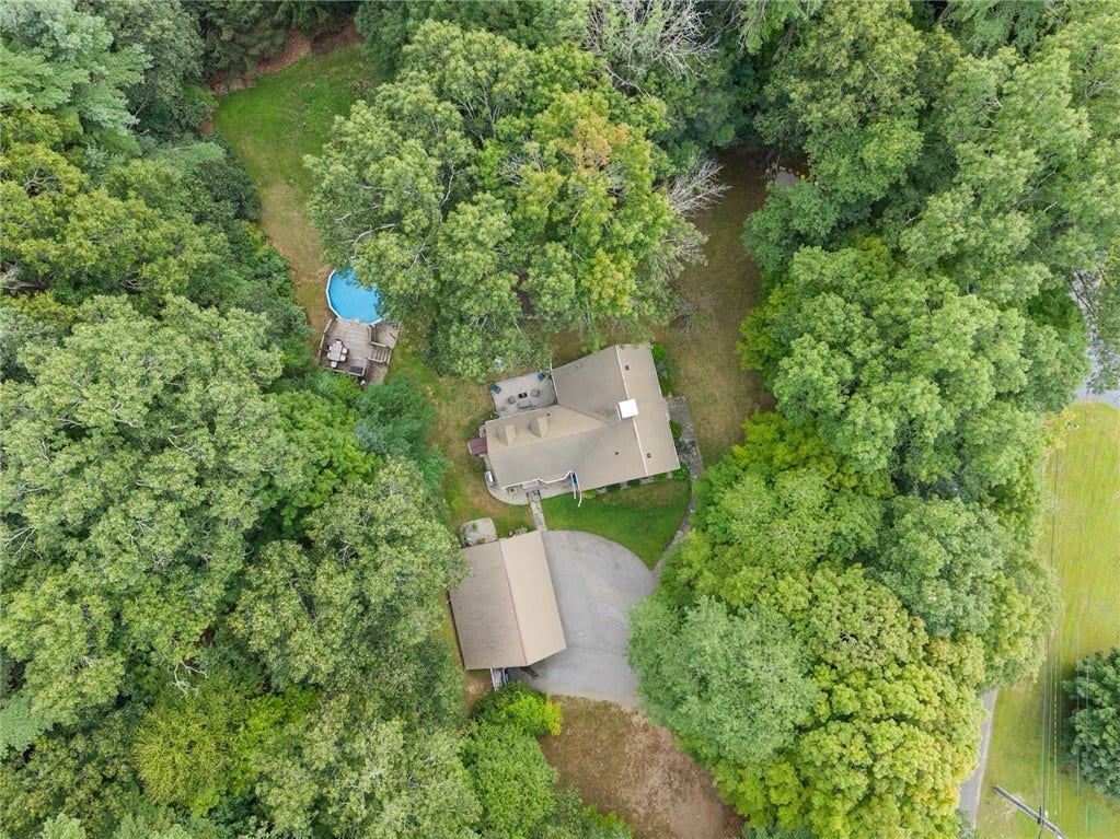 15 Paine District Road, Woodstock, CT 08261 15 Paine District Road, Woodstock, CT 08261