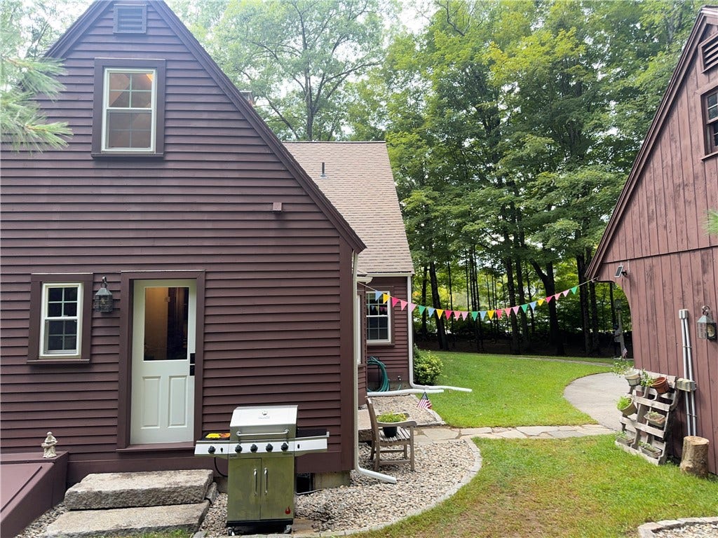 15 Paine District Road, Woodstock, CT 08261 15 Paine District Road, Woodstock, CT 08261