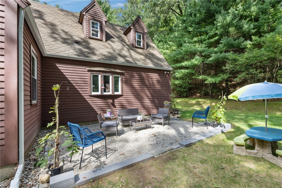 15 Paine District Road, Woodstock, CT 08261 15 Paine District Road, Woodstock, CT 08261
