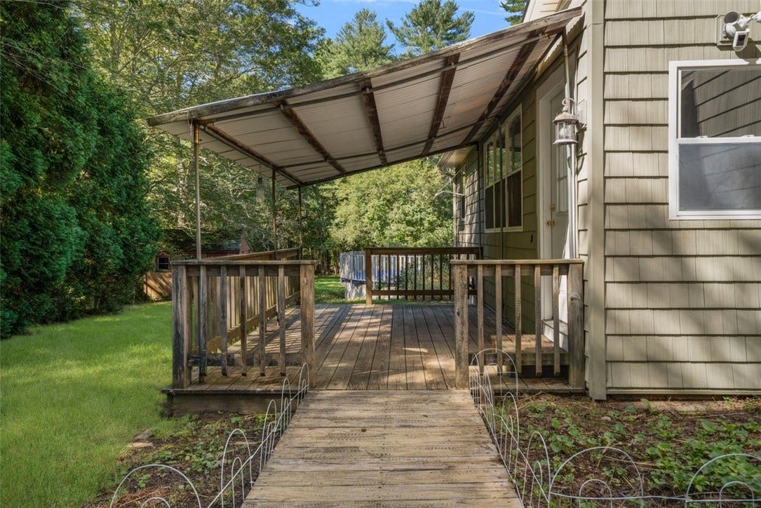 233 Victory Highway, West Greenwich, RI 02817