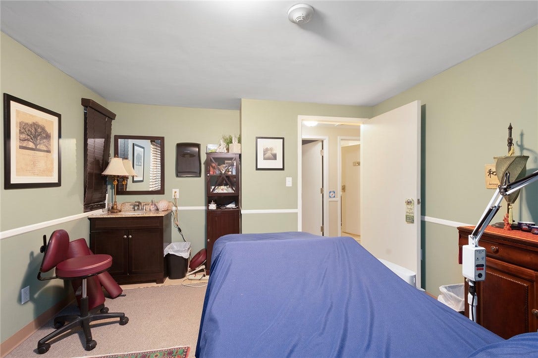 990 Main Street, #4, East Greenwich, RI 02818 990 Main Street, #4, East Greenwich, RI 02818