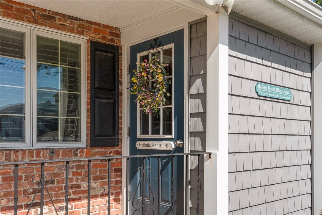 990 Main Street, #4, East Greenwich, RI 02818 990 Main Street, #4, East Greenwich, RI 02818