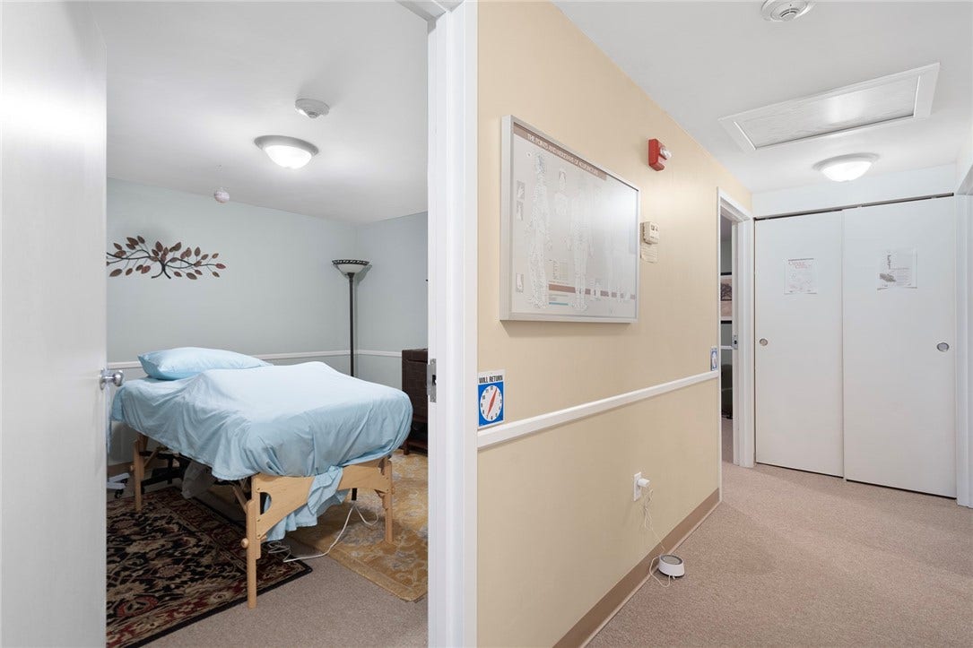 990 Main Street, #4, East Greenwich, RI 02818 990 Main Street, #4, East Greenwich, RI 02818
