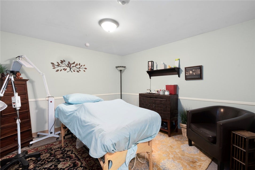 990 Main Street, #4, East Greenwich, RI 02818 990 Main Street, #4, East Greenwich, RI 02818