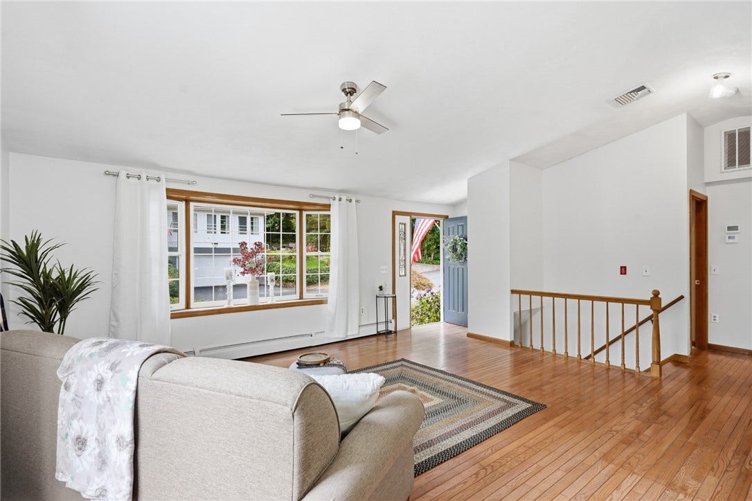 12 View Street, Lincoln, RI 02865 12 View Street, Lincoln, RI 02865