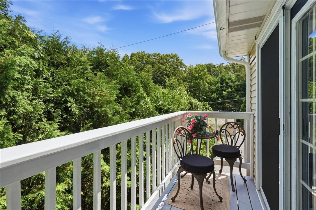 12 View Street, Lincoln, RI 02865 12 View Street, Lincoln, RI 02865