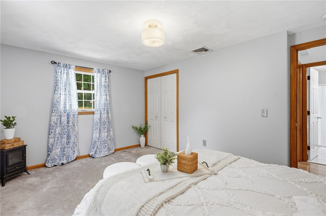 12 View Street, Lincoln, RI 02865 Bed 1