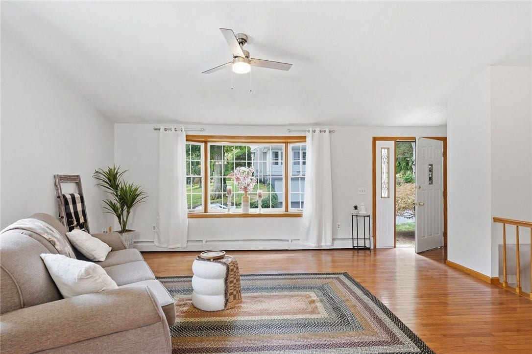 12 View Street, Lincoln, RI 02865 12 View Street, Lincoln, RI 02865