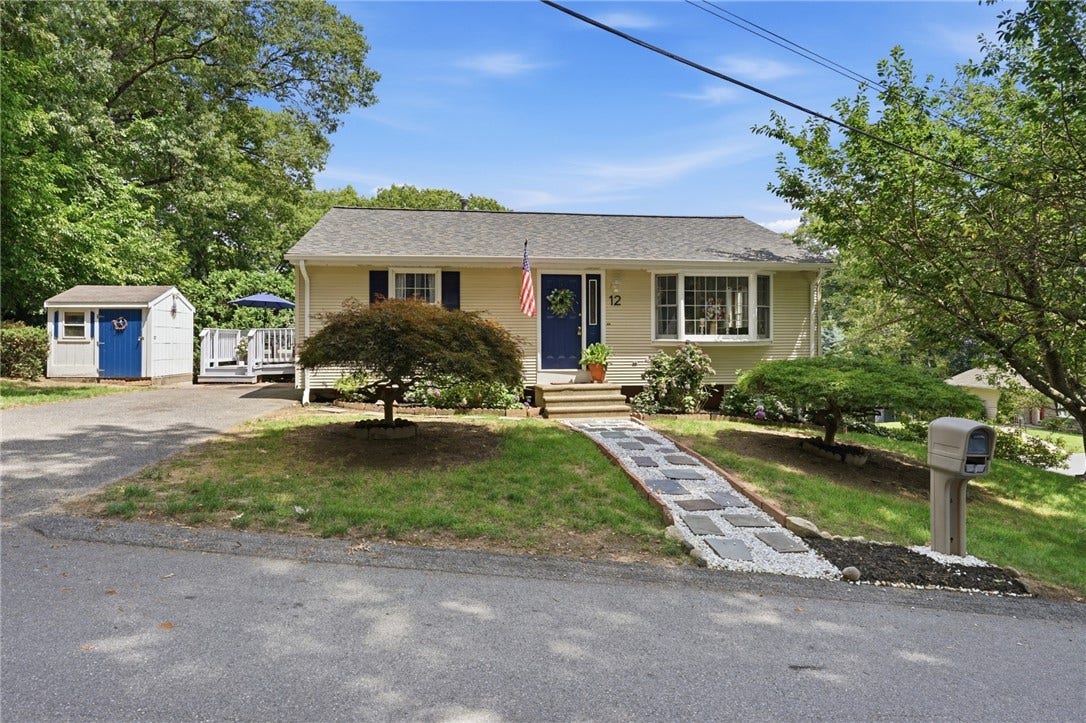 12 View Street, Lincoln, RI 02865 12 View Street, Lincoln, RI 02865