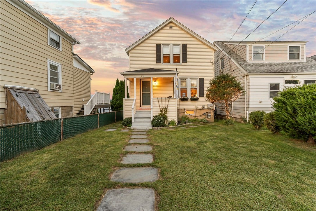 45 Cedar Avenue, Portsmouth, RI 02871 45 Cedar Avenue, Portsmouth, RI 02871