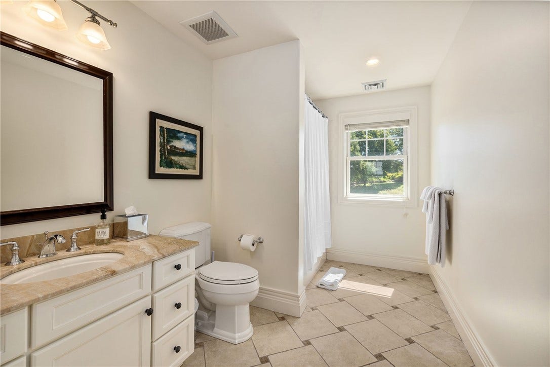 303 Howland Avenue, Middletown, RI 02842